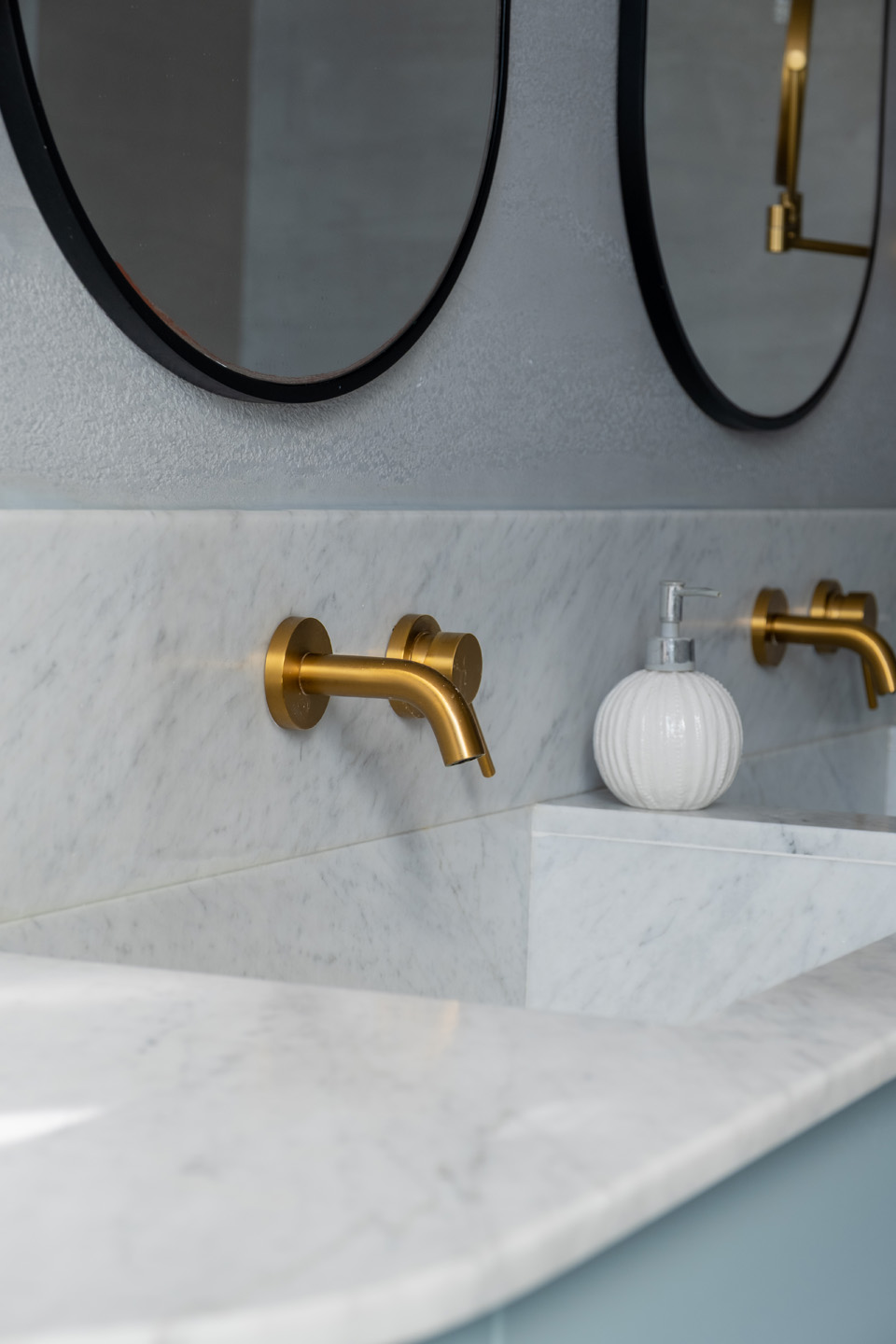 Bagno_marmo di Carrara